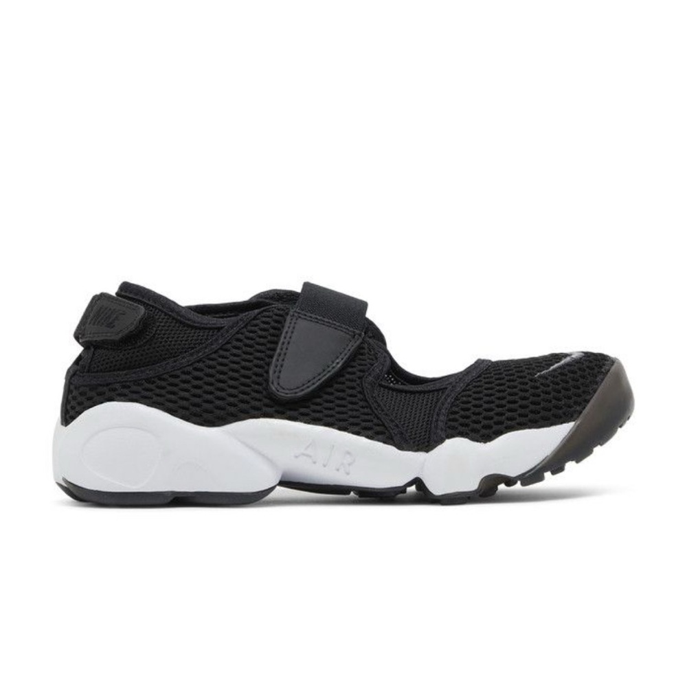 Nike Black and White Women's Sneakers